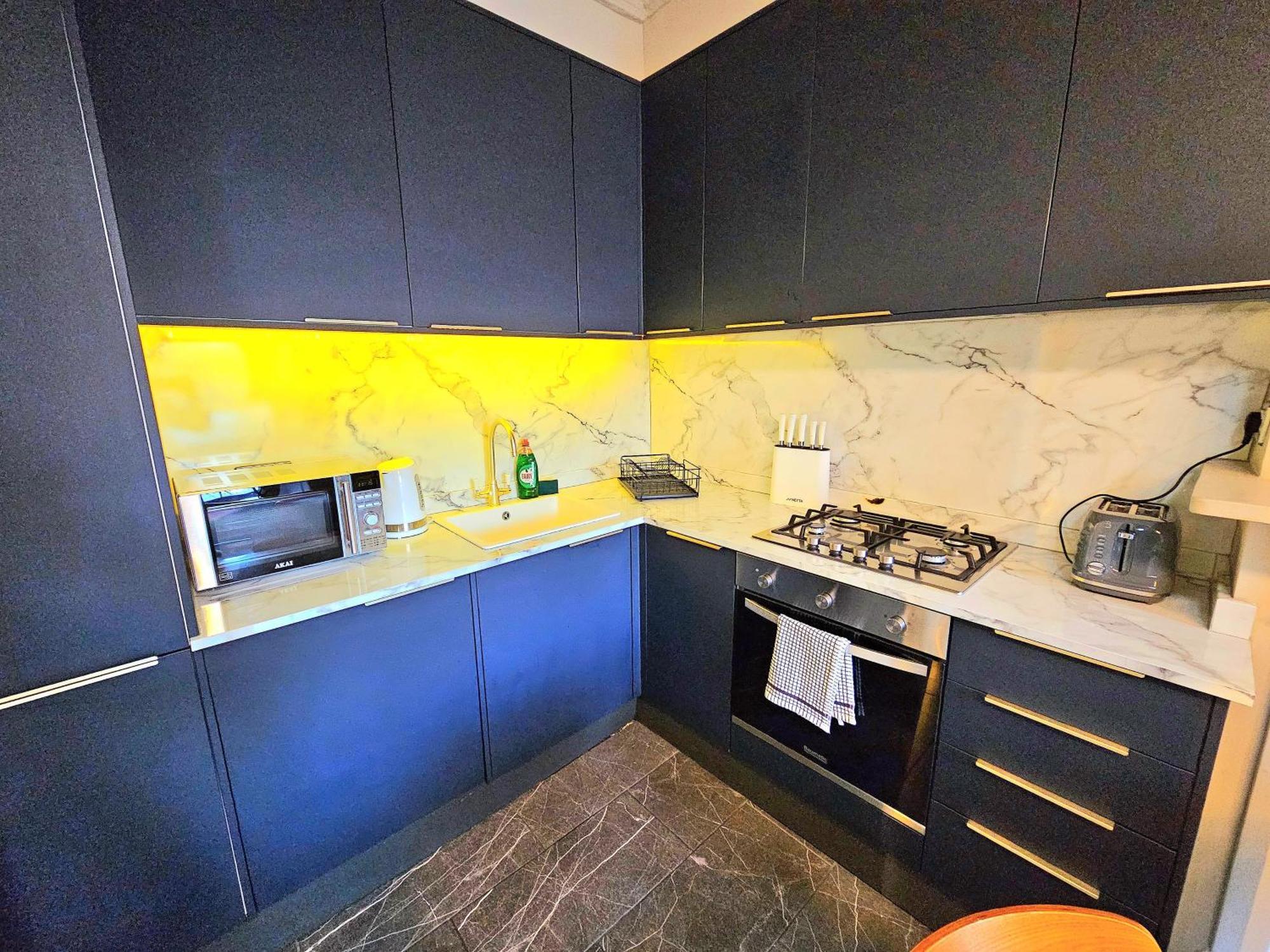 Stylish & Cosy Hyde Park By Tube Metro Stations With Elevator - Lift Apartment London