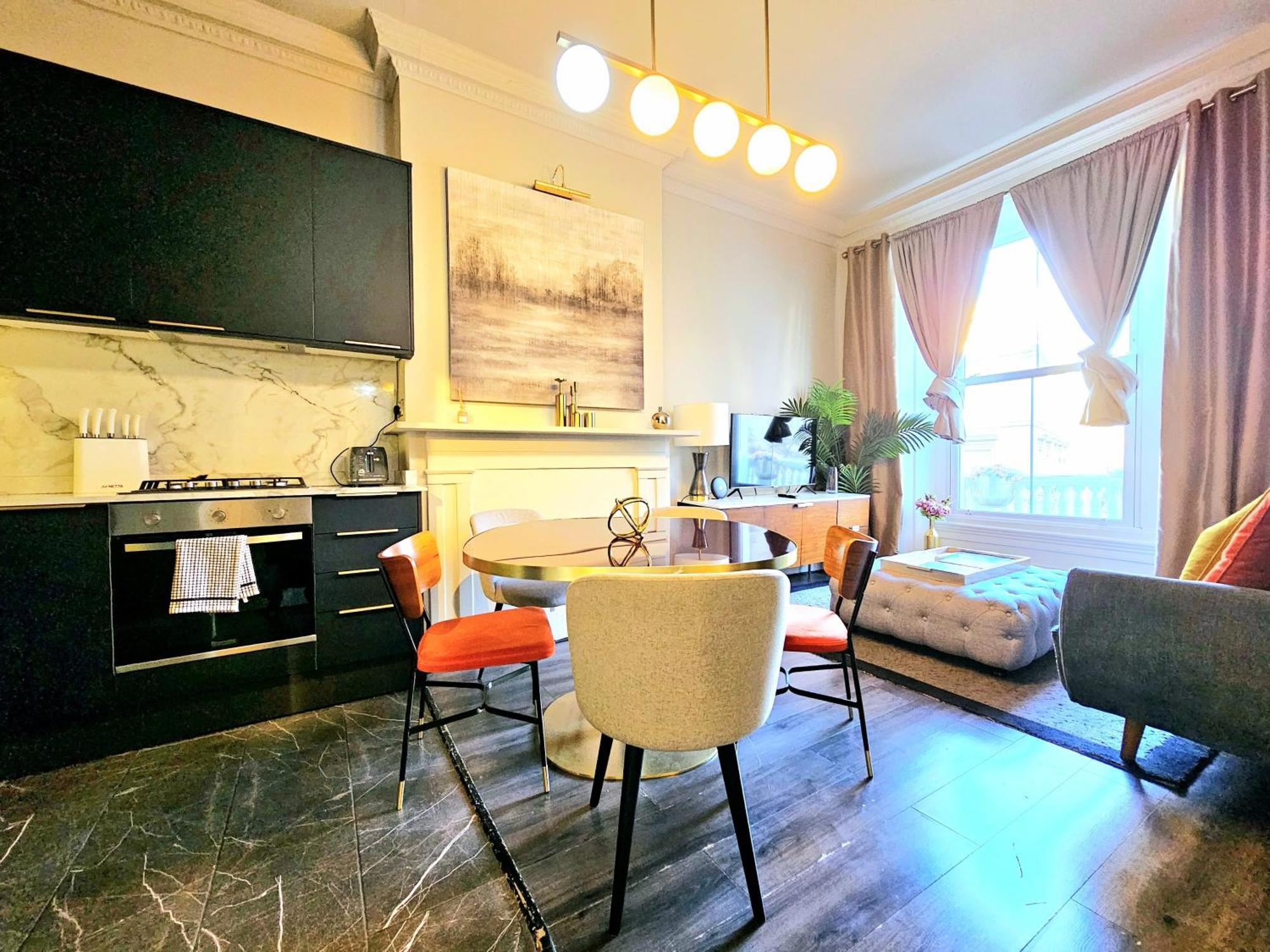 Stylish & Cosy Hyde Park By Tube Metro Stations With Elevator - Lift Apartment
