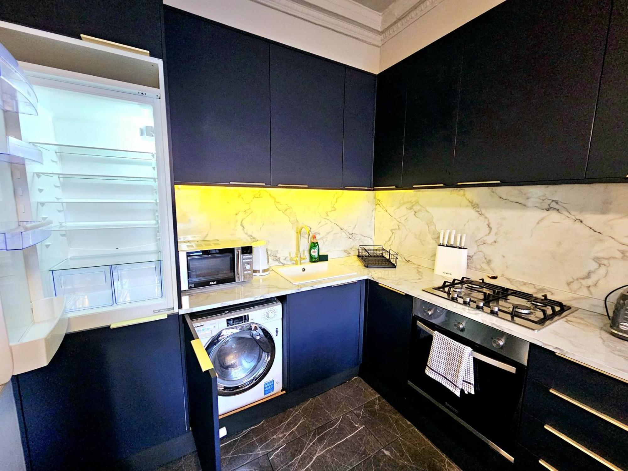 Stylish & Cosy Hyde Park By Tube Metro Stations With Elevator - Lift Apartment London